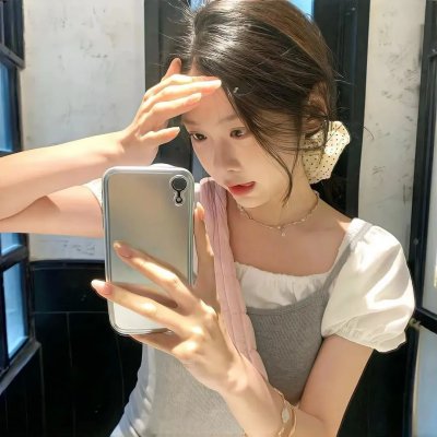 隔壁墓园的男孩